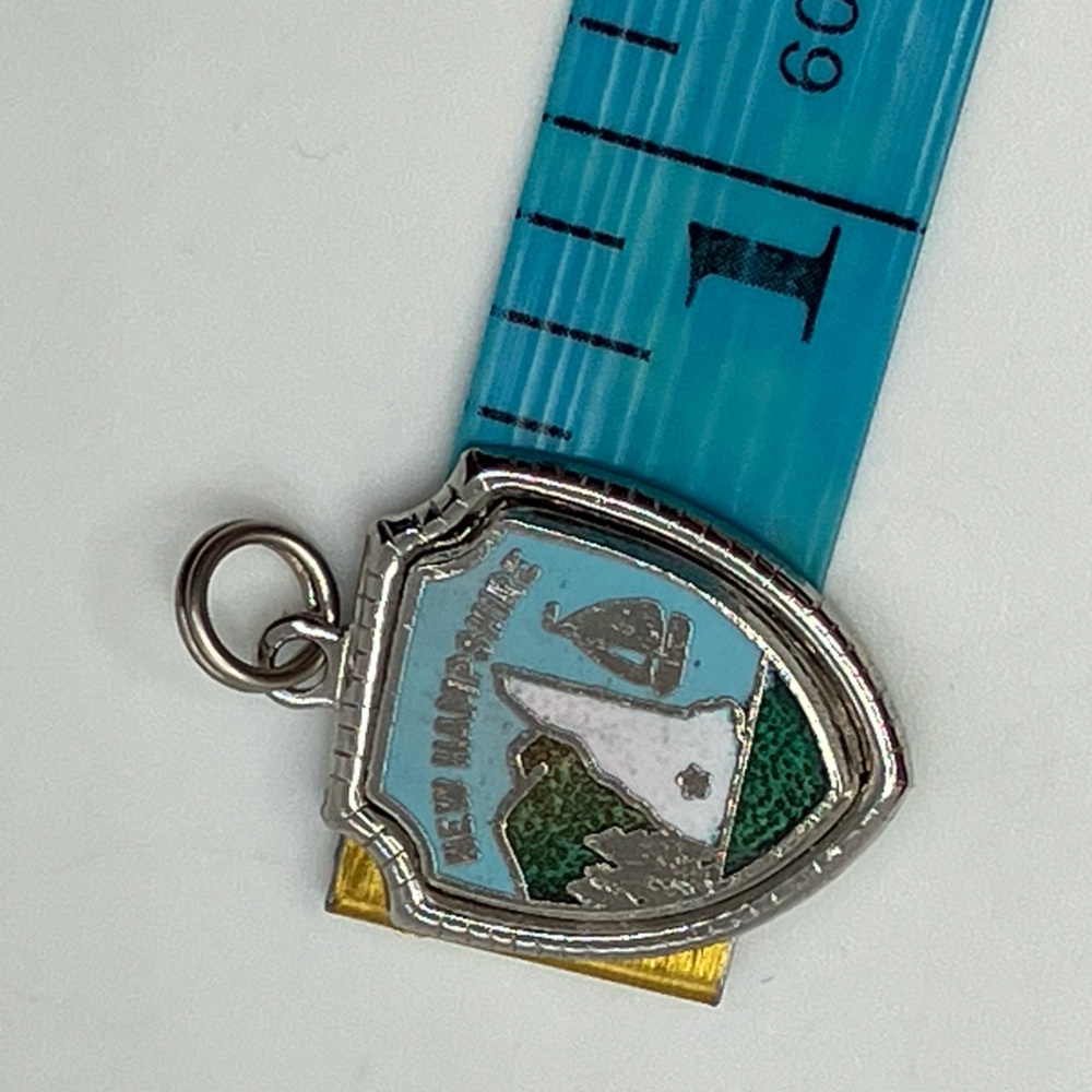 Vtg Sterling Silver & Enamel New Hampshire Travel Sheild Souvenir Charm | .8” L - Picture 6 of 6